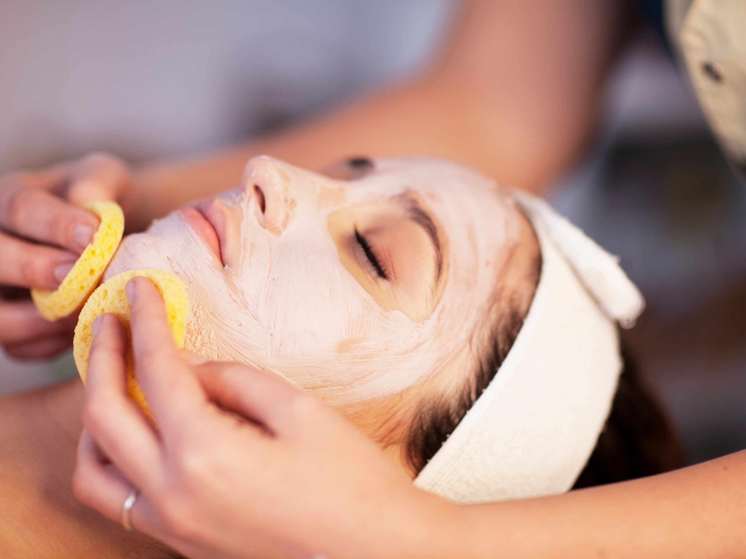 Facial & Treatment